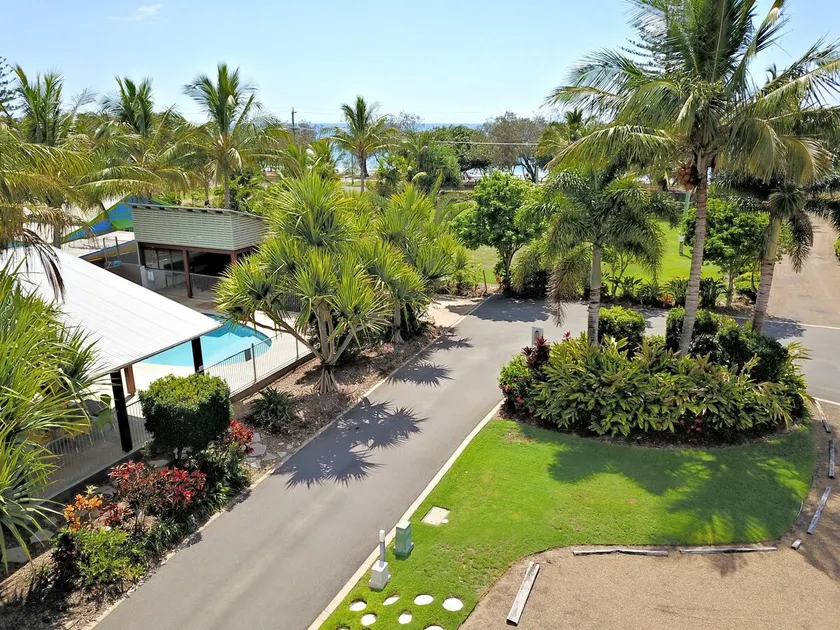 High Tide Deluxe Beach House - Image 1