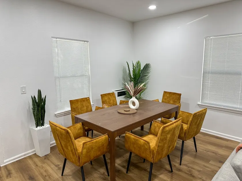 Vibrant 2BR 2B Duplex Downtown LA - Image 1