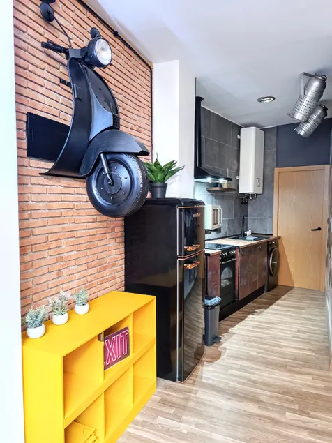 ”Live the Exclusive” Industrial Studio in Segorbe - Image 1