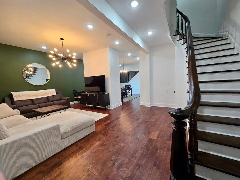 Spacious, Modern Home| Free Parking | Downtown/OTE - Image 1