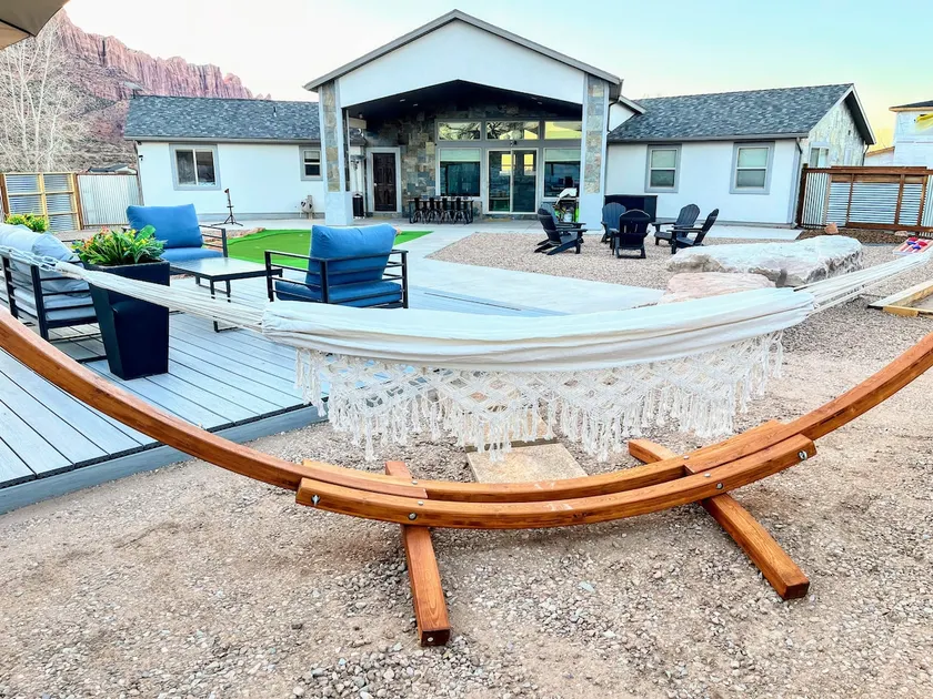 MtnViews-Mini Golf-Hot Tub-Bocce-Pool Table-3000sf - Image 1