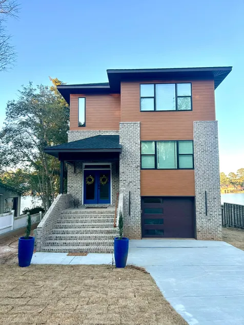 New on Lake in Beautiful Perry! - Image 1