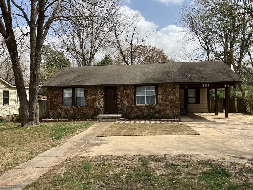 House Near Downtown & St.Bernards - Image 1
