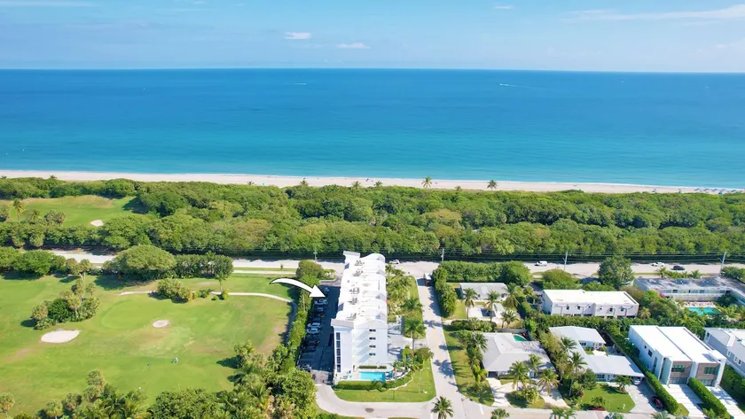 Steps to Beach, Balcony, Pool, Parking - 2BR 2BA - Image 1