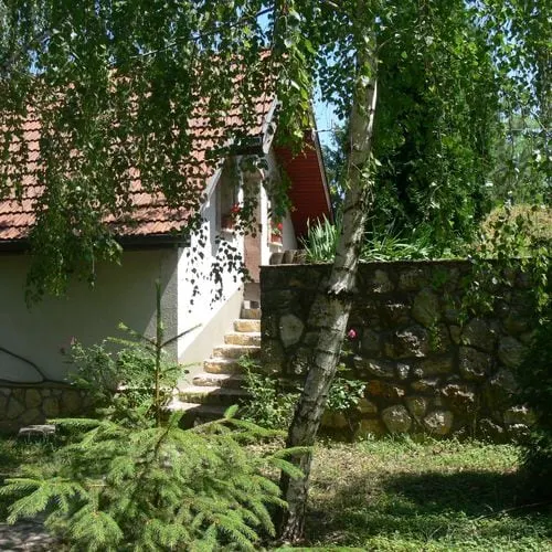 Szalma guest house Mogyorósbánya - Image 1