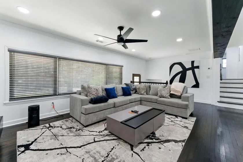 Luxury ATL Stay – 12min to MB Stadium, Sleeps 8 - Image 1