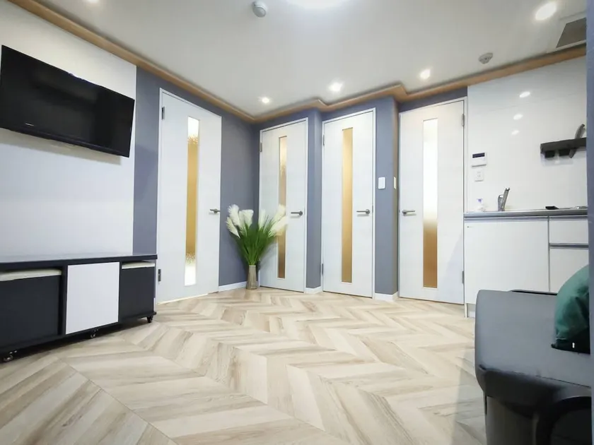 Entire home. Great value for money. Newly renovated. 2 bedrooms, 1 living room. Up to 3 people. Free Wi-Fi. - Image 1