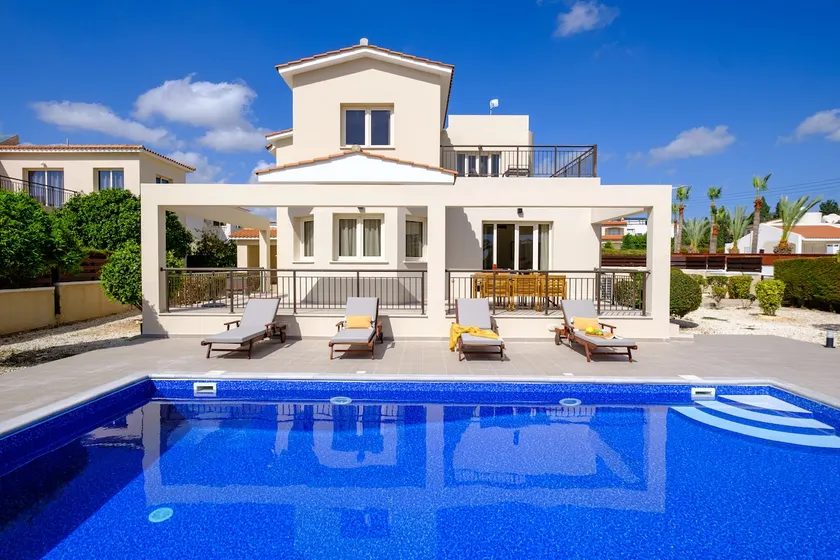Cielo Luxury Villa by Nomads - Walk to Coral Bay - Image 1