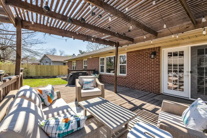 Golden Era Retreat | Pergola | Fully-Fenced - Image 1