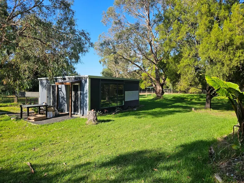 Comfort Cabin Under the Gum Trees - Image 1