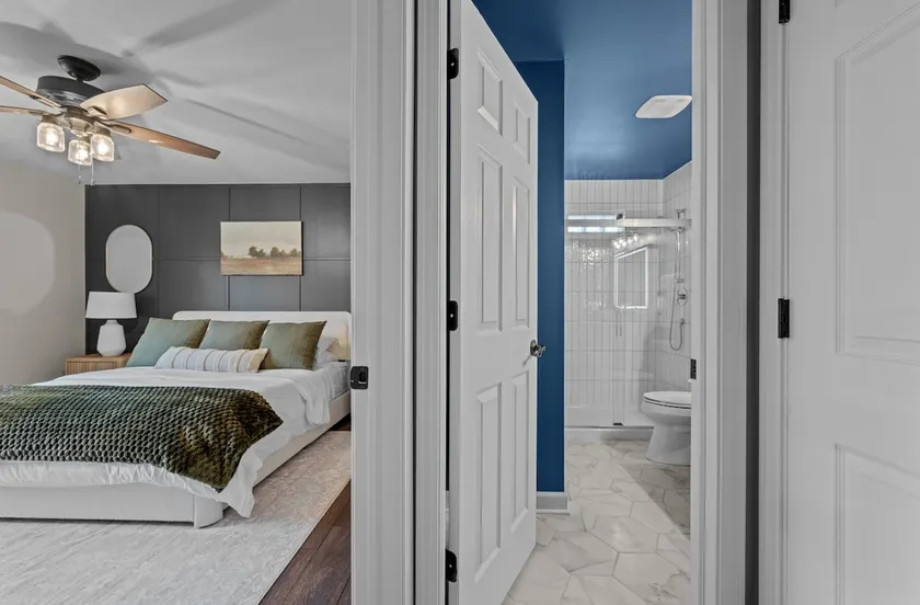 Modern & Tranquil Stay: Hot Tub & Espresso Machine - Image 1