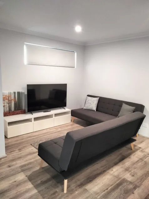 Studio near the airport and the foothills - Image 1