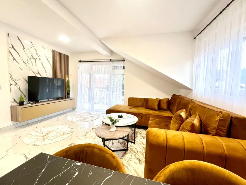 Superior Two-Bedroom Loft with Balcony & Parking - Image 1