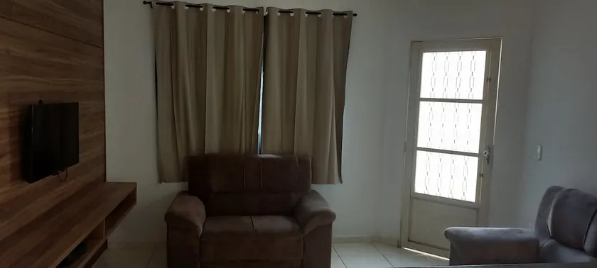Simple and comfortable house. Near colleges/Unimed - Image 1