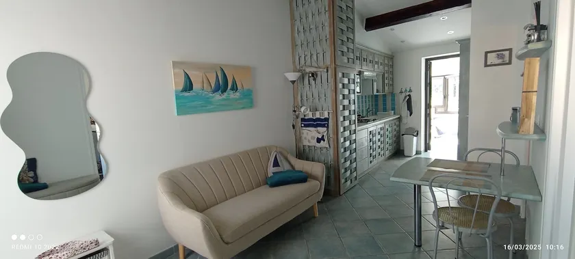 Small house in Agosta beach - Image 1