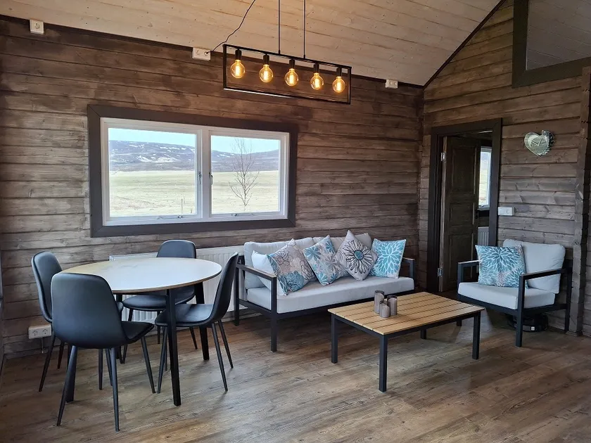 Cottage in the countryside - Image 1