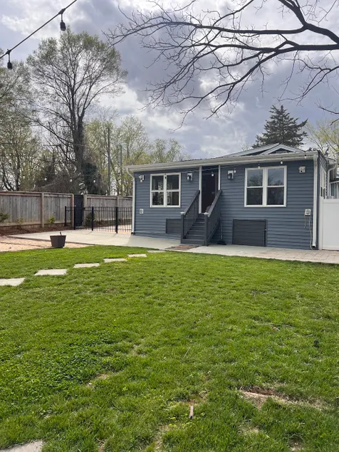 The Charming Home Away - Image 1