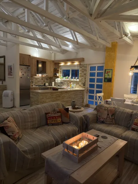 Beautiful country house - Image 1
