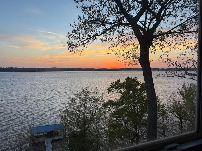 Fisherman's Lake House. - Image 1