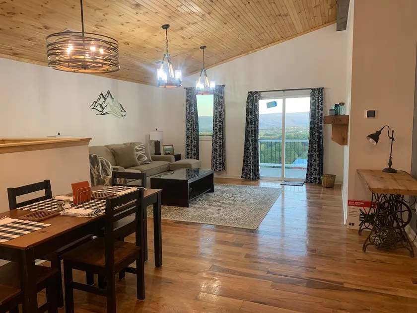 The Suite @Wine and Country Inn - Image 1