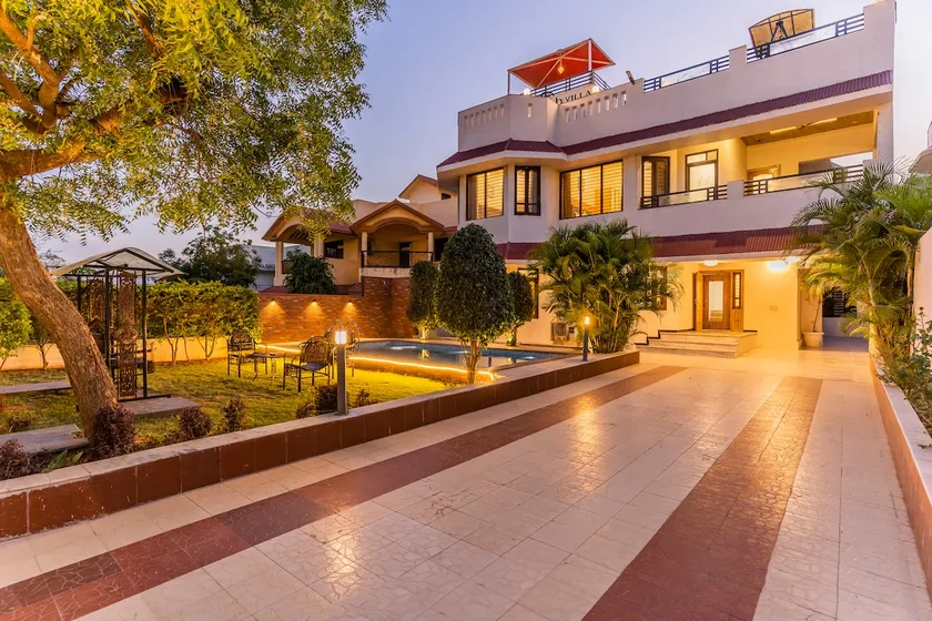 Tapah Villa-Luxury 5BHK w/ Pool - Image 1