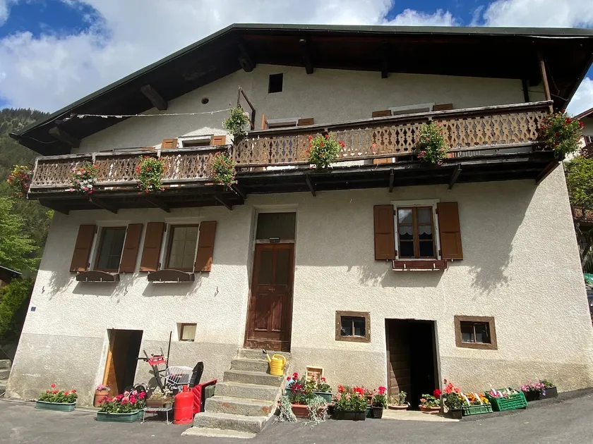 Apartment located on the ground floor of a house - Image 1