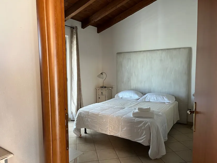 bright apartment with kitchen and garden - Image 1