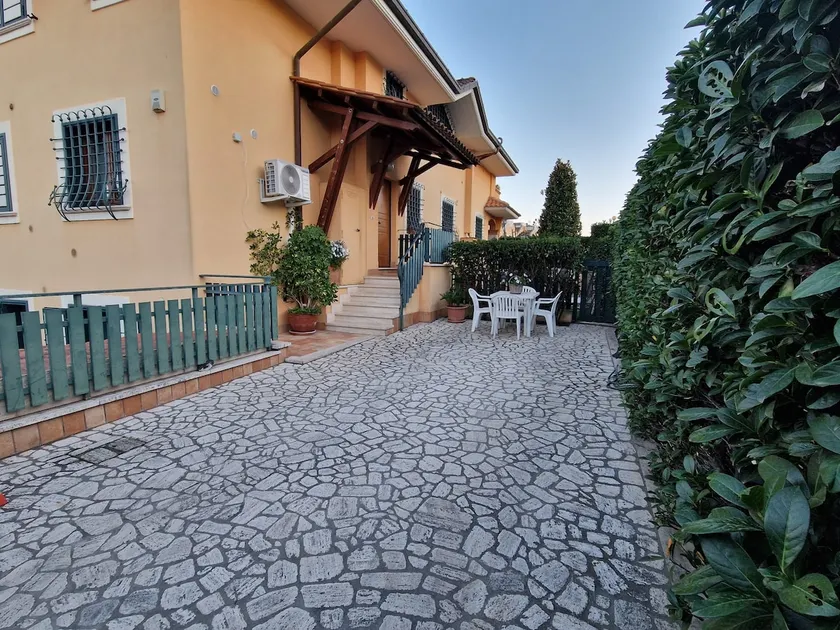 Dany's little house with private parking - wifi - Image 1