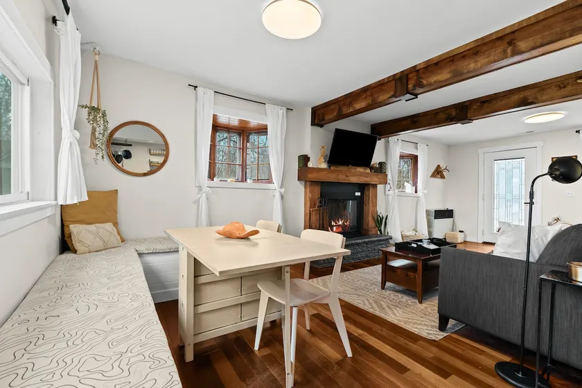 Metro Detroit Lake Hideaway | 3 Bed Cabin w/ Sauna - Image 1