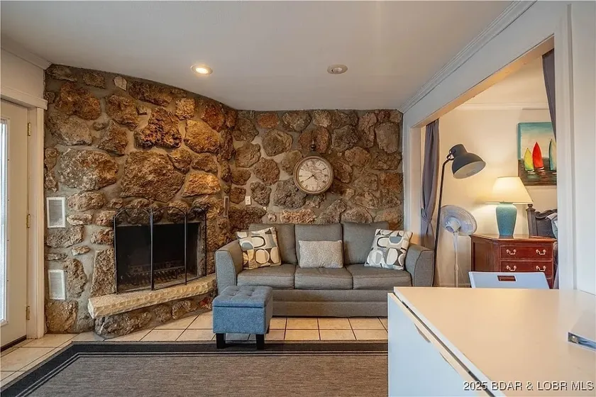 *Lakeview Getaway* - Image 1
