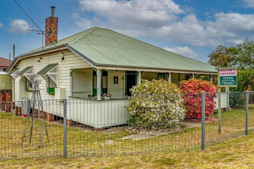 Dillons Cottage Stanthorpe Country Retreat! - Image 1