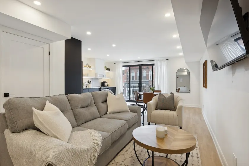 Condo for 4 Overlooking Downtown Collingwood - Image 1