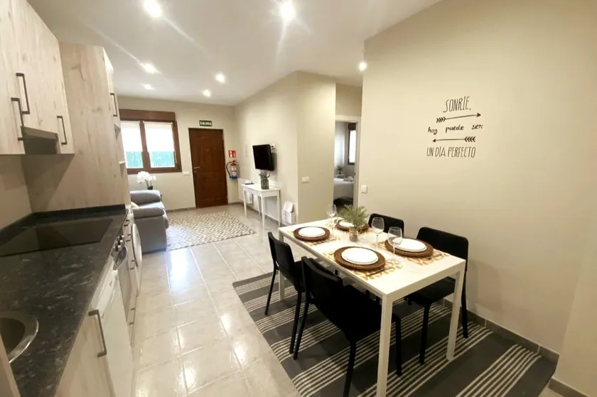 Los Valles Apartment - Image 1