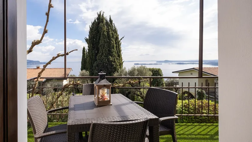 Lake-view apartment - Teresa Home - Image 1