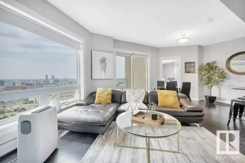 Skyline D/T Condo. Free Parking - Image 1