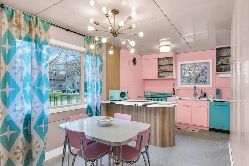 Cozy Adventure! 50s home-5 minute drive to campus! - Image 1
