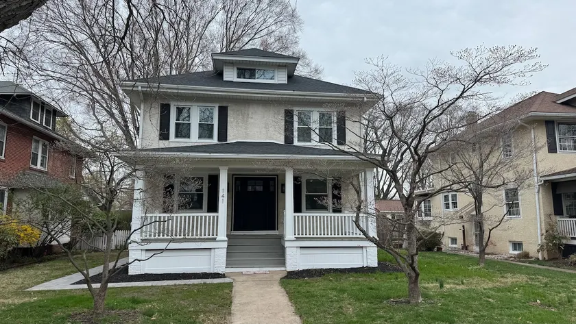 Newley renovated Spacious 4BR, Near town, parking - Image 1