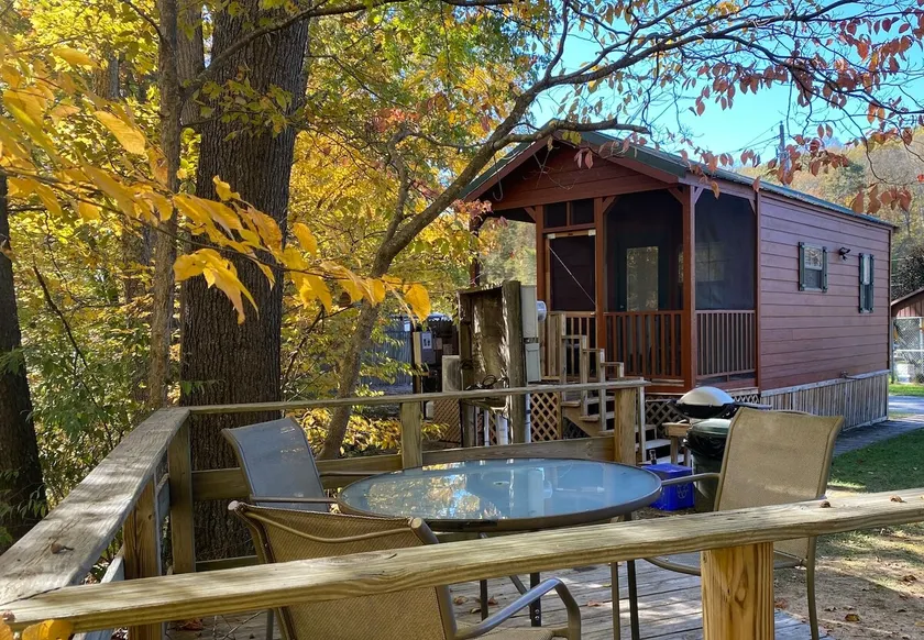 One Bedroom Cabin by the River - Image 1