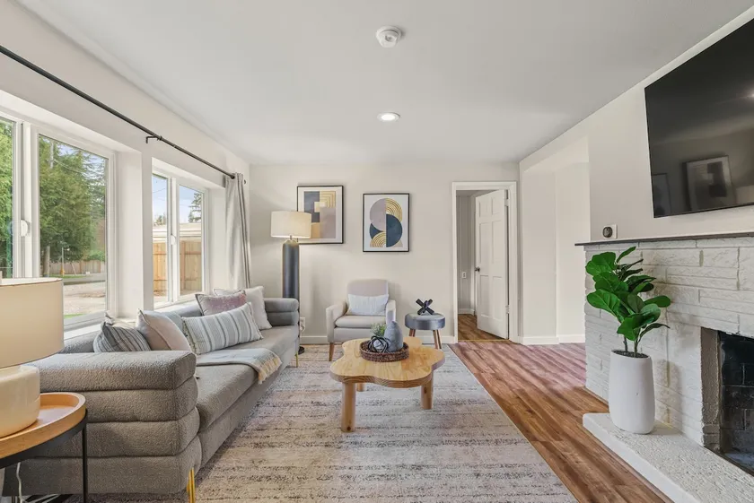 Cozy North Seattle Rambler with Spacious Yard - Image 1