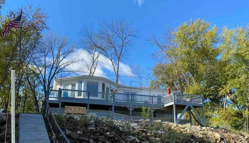 Osage River Cottage - Image 1