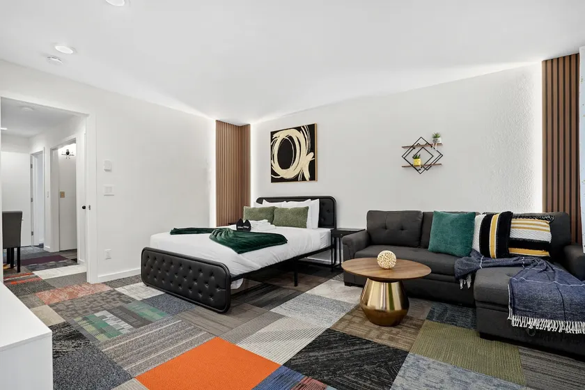 Beachy 1BR Escape with Sofa Bed - Golf & Beach Nearby - Image 1