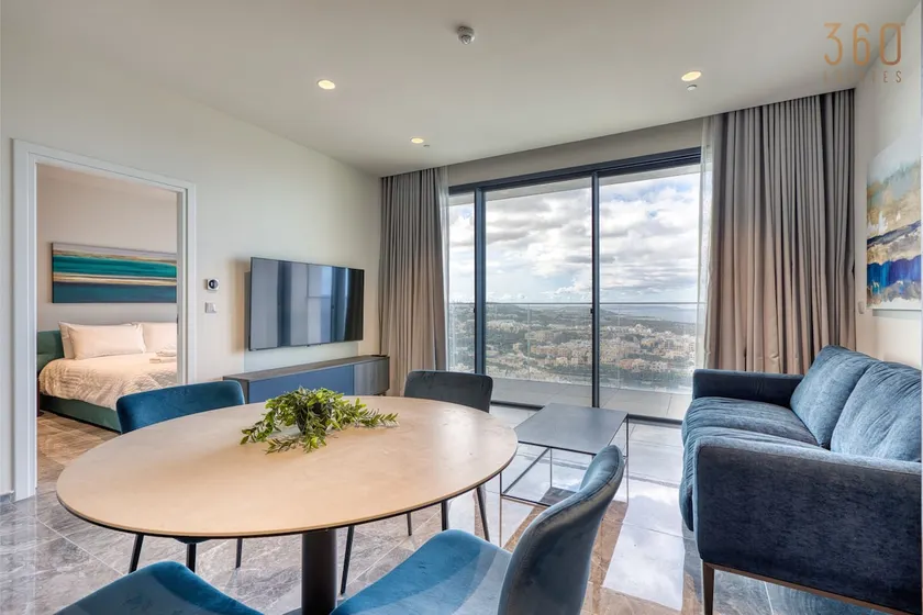 The Official Mercury Suites - 22nd Floor w/Pool - Image 1