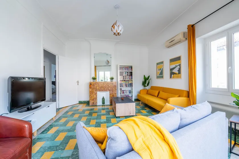 Le Sully, large bright 4-bedroom apartment - Image 1