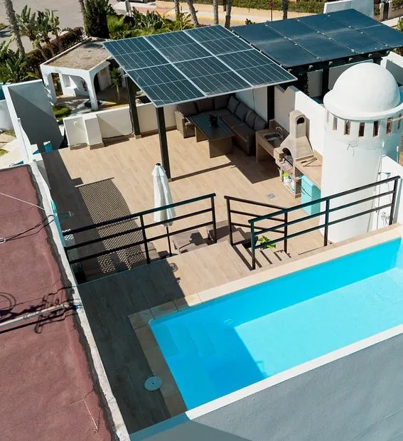 Penthouse with private pool, barbecue, 50 meters from the beach - Image 1