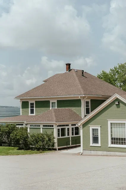 Beautiful farmhouse in Jefferson - Image 1