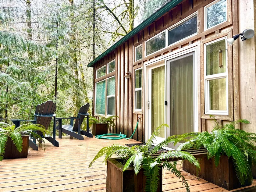 Charming Riverfront Cabin - Image 1
