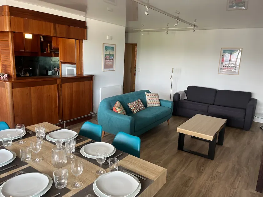 Apartment with Eiffel Tower view - Image 1