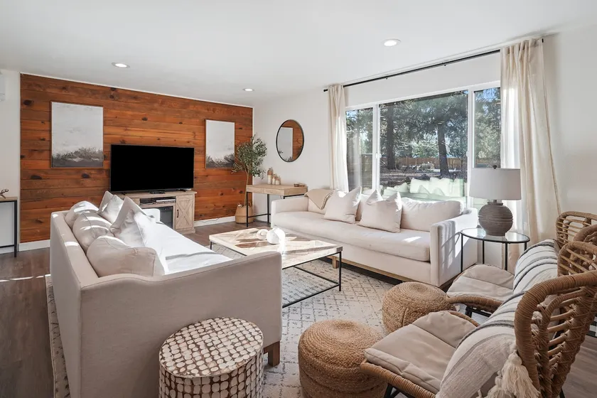 Woodhaven 1-Acre Oasis, Hot tub, & Fire Pit - Image 1