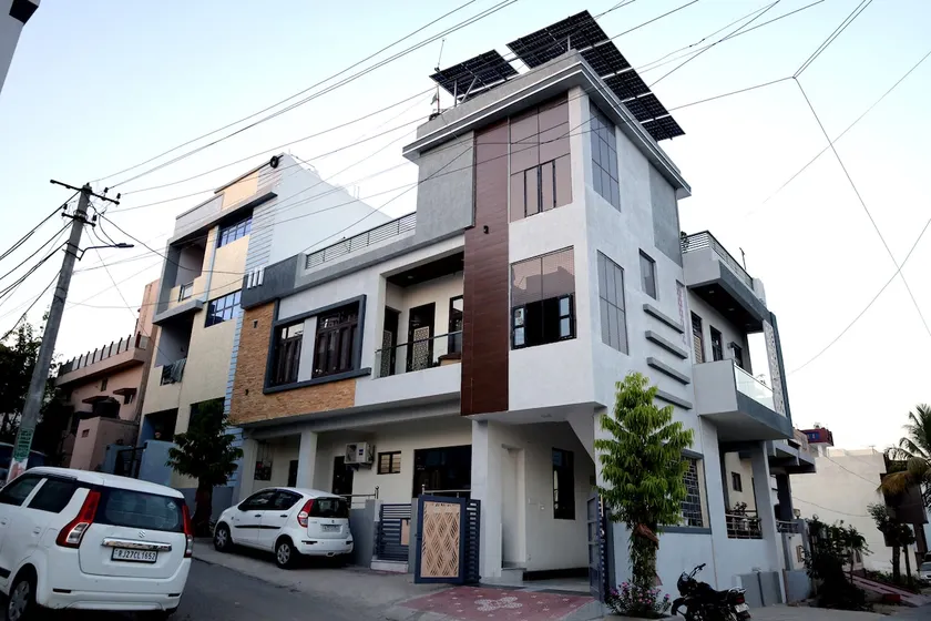 Meeraavi Home Stay - Image 1