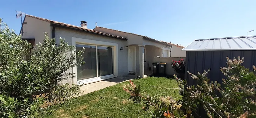 Beautiful villa in a quiet neighborhood. - Image 1